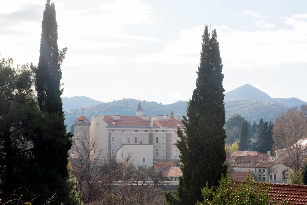 Sirena Apartman *